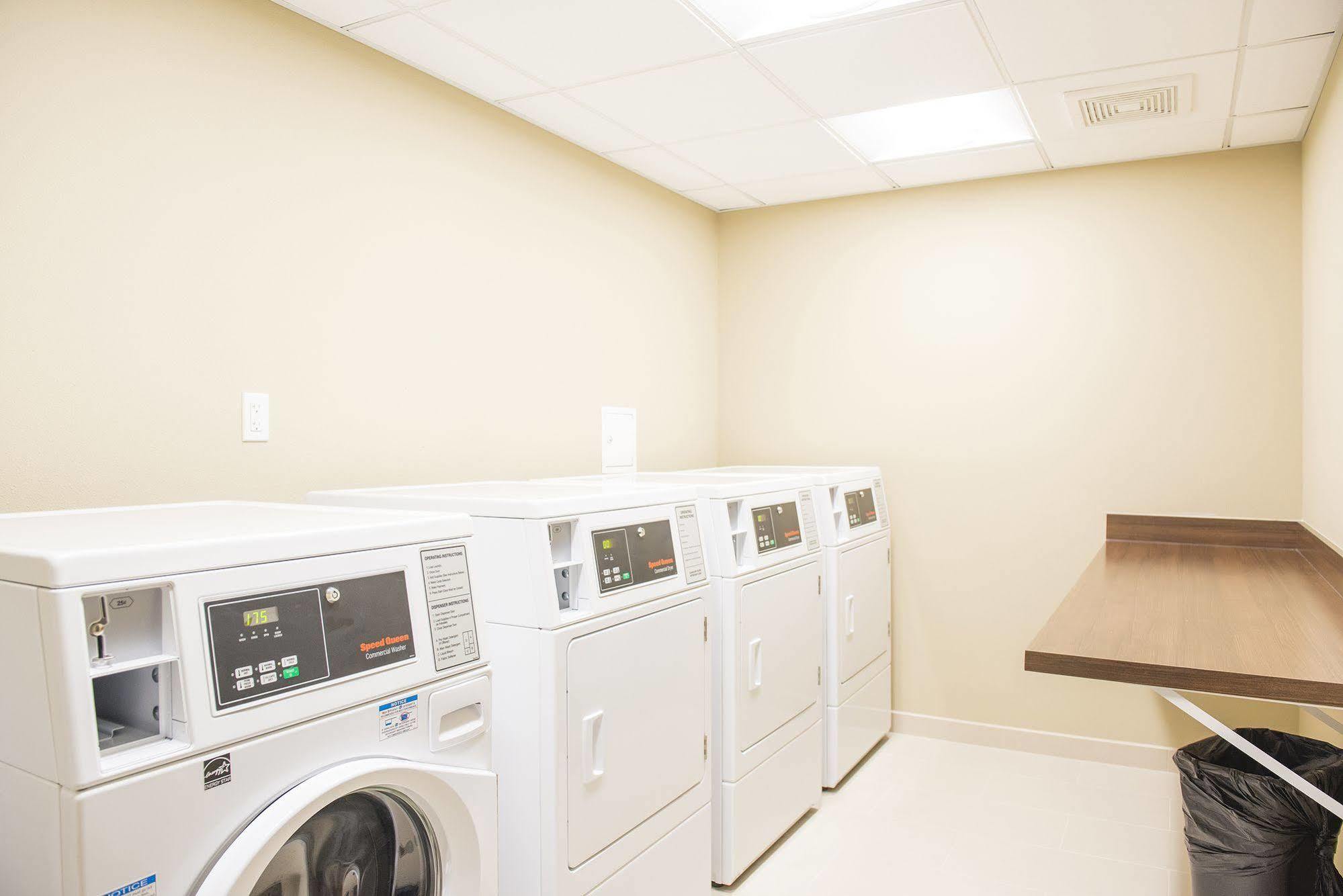 Candlewood Suites Fargo South-Medical Center By Ihg エクステリア 写真